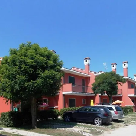 Villa Renovated With Garden And Pool Access Bibione