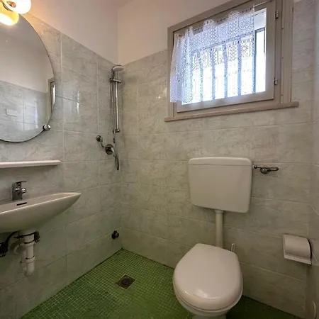 Villa Renovated With Garden And Pool Access *