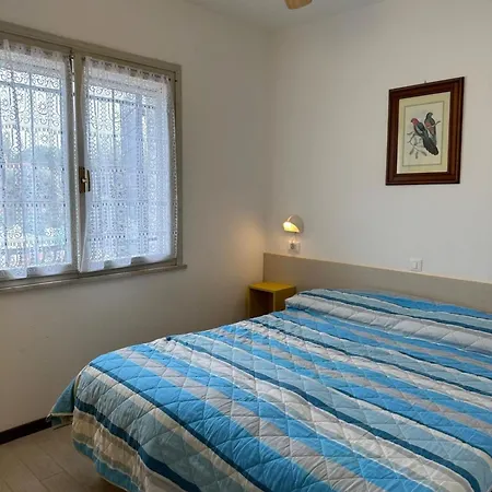 Renovated With Garden And Pool Access Villa