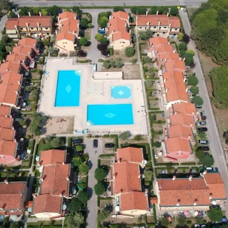 Renovated With Garden And Pool Access