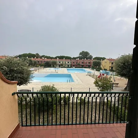 Villa Renovated With Garden And Pool Access