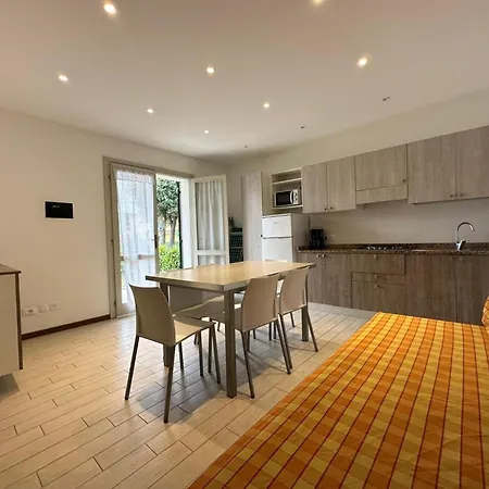 Renovated With Garden And Pool Access Villa Bibione